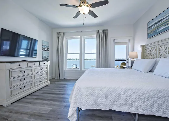 Black Tie Escape 5 Bedroom Lockout Holiday home