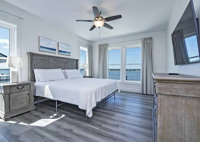 Holiday home Black Tie Escape 5 Bedroom Lockout