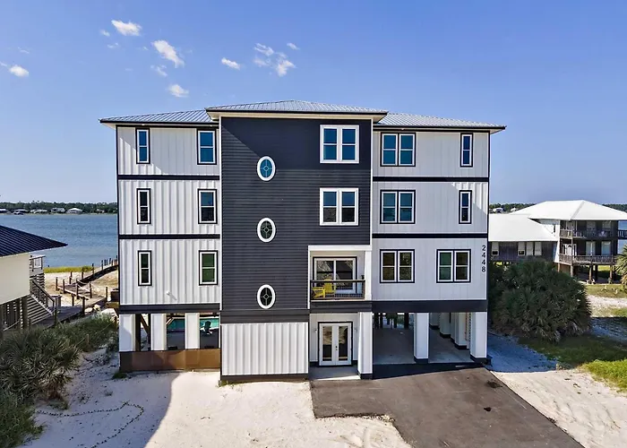 Holiday home Black Tie Escape 5 Bedroom Lockout